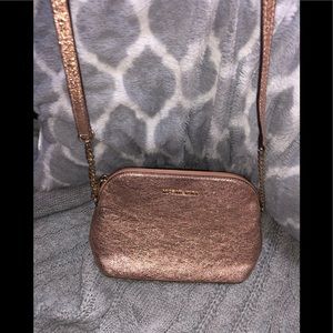 Rose gold Michael kors purse 👛